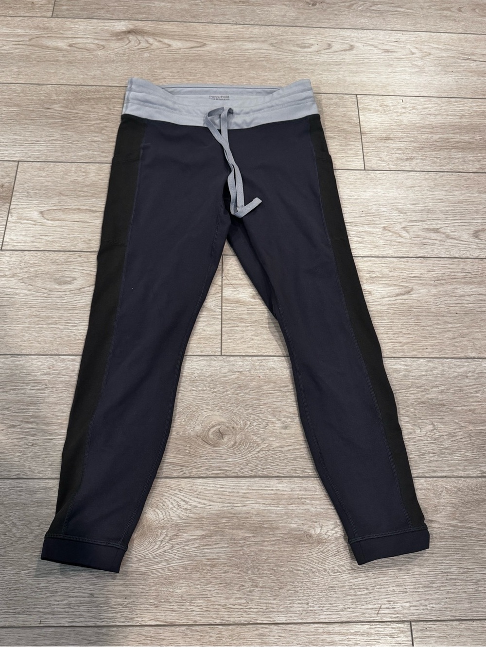Fabletics grey and deep greenLeggings with Light Gray Waistband
